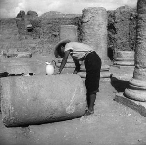 Palmyre/Tadmor, sanctuaire de Baalshamîn. Photographie d'ambiance avec Christiane Dunant
