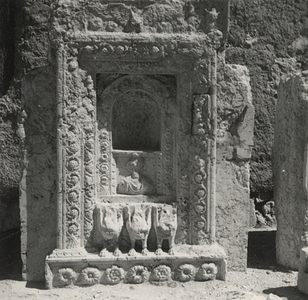 Palmyre/Tadmor , sanctuaire de Baalshamîn. Niche aux griffons