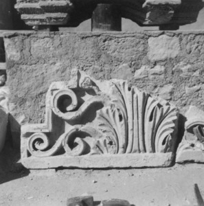 Palmyre/Tadmor , sanctuaire de Baalshamîn. Merlon décoré