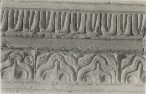 Palmyre/Tadmor, sanctuaire de Baalshamîn. Détail d'un fragment de corniche de type B