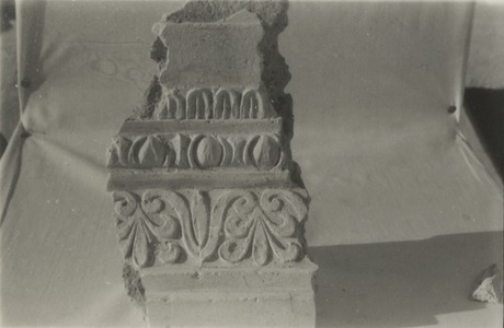 Palmyre/Tadmor, sanctuaire de Baalshamîn. Fragment de corniche de type A