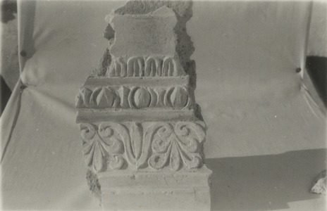 Palmyre/Tadmor, sanctuaire de Baalshamîn. Fragment de corniche de type A