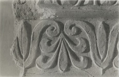 Palmyre/Tadmor, sanctuaire de Baalshamîn. Détail d'un fragment de corniche de type A
