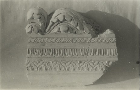 Palmyre/Tadmor, sanctuaire de Baalshamîn. Fragment de corniche de type B