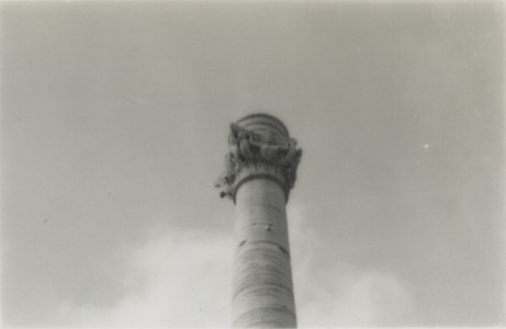 Photographie d'ambiance de Damas à Alexandrie, colonne corinthienne