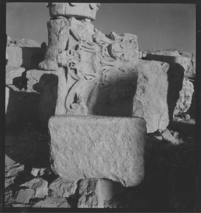 Palmyre/Tadmor, sanctuaire de Baalshamîn, chapiteau de colonne (bloc 35)