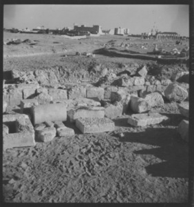 Palmyre/Tadmor, sanctuaire de Baalshamîn, blocs de la grande cour, vue nord-ouest