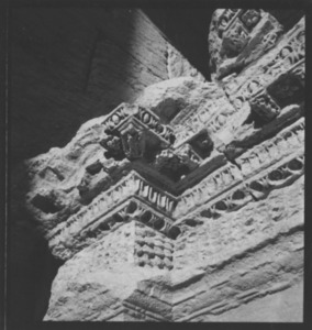 Palmyre/Tadmor, sanctuaire de Baalshamîn, détail du fronton gauche du thalamos
